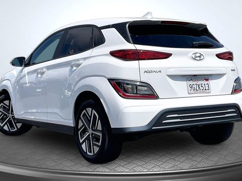 Used 2023 Hyundai Kona SE FWD image 2