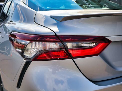 Used 2023 Toyota Camry SE FWD image 8