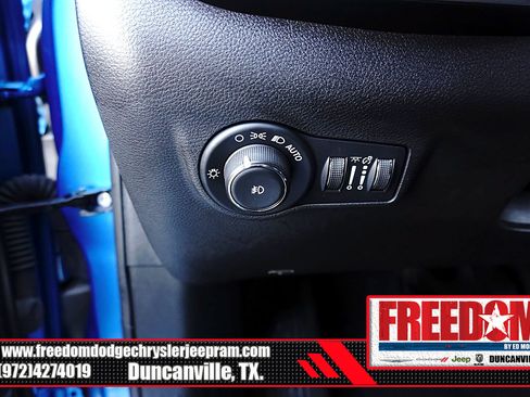 Used 2025 Jeep Compass Latitude AWD/4WD image 24
