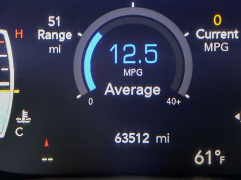 Used 2023 Chrysler Pacifica Touring-L image 16