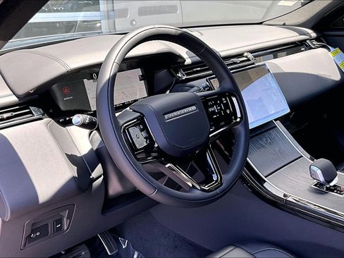 New 2026 Land Rover Range Rover Velar Dynamic SE AWD/4WD image 6