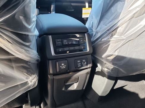 Used 2025 Subaru Ascent Bronze Edition w/ Popular Package #2 image 8