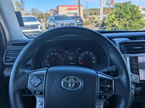 Used 2022 Toyota 4Runner SR5 Premium image 32