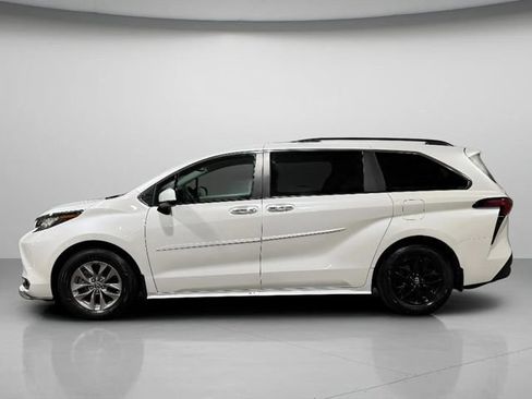 Used 2022 Toyota Sienna XLE FWD image 6