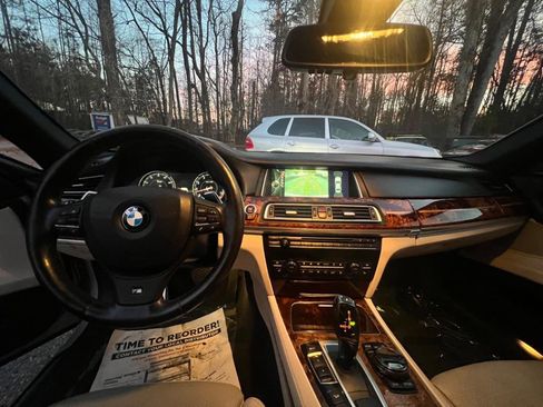Used 2014 BMW 750Li xDrive image 20