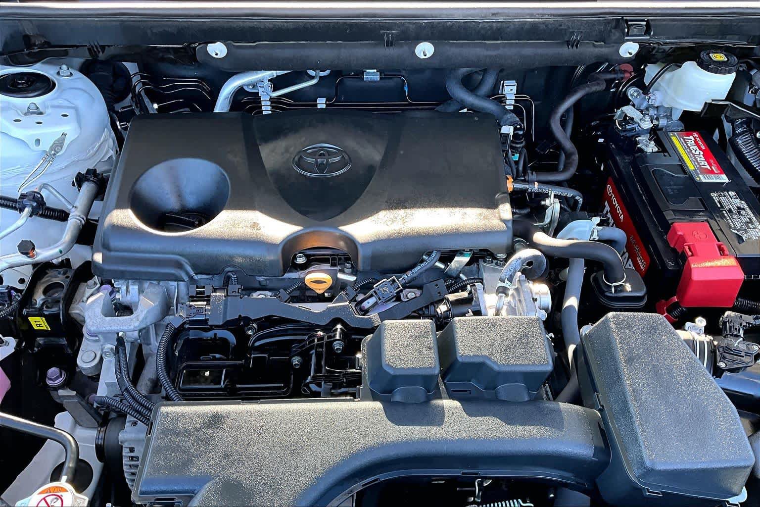Certified 2022 Toyota RAV4 XLE AWD/4WD image 31