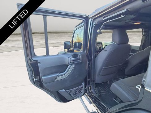 Used 2018 Jeep Wrangler Unlimited Sport S image 35