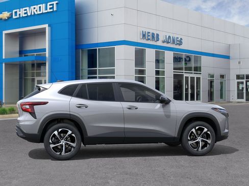 New 2026 Chevrolet Trax RS image 5