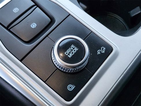 Certified 2022 Ford Explorer XLT w/ Equipment Group 202A image 27