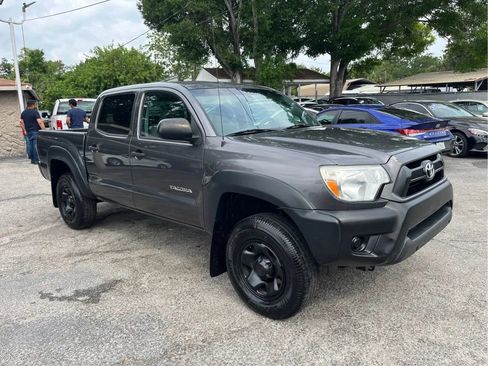 Used 2014 Toyota Tacoma PreRunner w/ Convenience Package RWD image 3