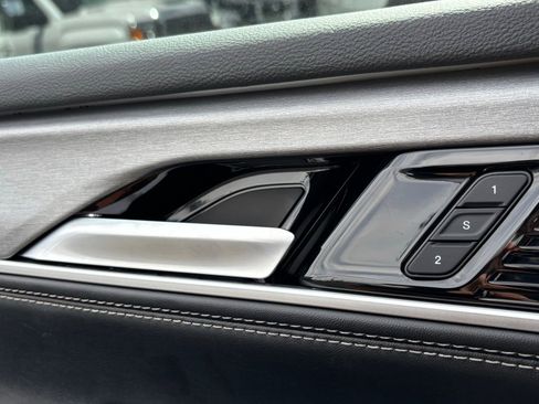 Used 2025 Jeep Wagoneer Series II AWD/4WD image 12