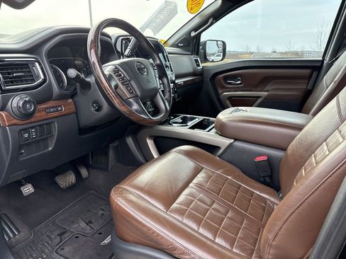 Used 2021 Nissan Titan Platinum Reserve w/ Moonroof Package image 9