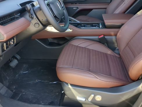 New 2026 Lincoln Nautilus Reserve w/ Jet Appearance Package image 11