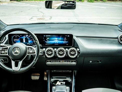 Used 2021 Mercedes-Benz GLA 250 4MATIC image 15