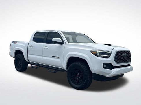 Used 2022 Toyota Tacoma TRD Sport w/ TRD Premium Sport Package AWD/4WD image 9