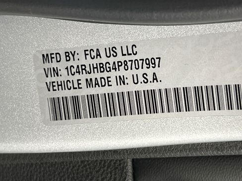 Used 2023 Jeep Grand Cherokee Limited image 31