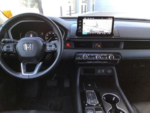 Used 2024 Honda Pilot Touring image 29