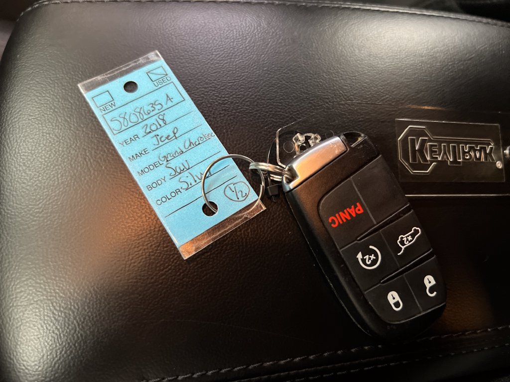 Used 2018 Jeep Grand Cherokee Laredo RWD image 30