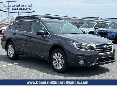 Used 2018 Subaru Outback 2.5i Premium AWD/4WD image 1