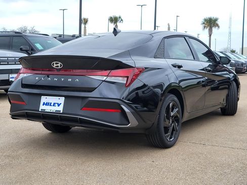 New 2026 Hyundai Elantra Sport image 4