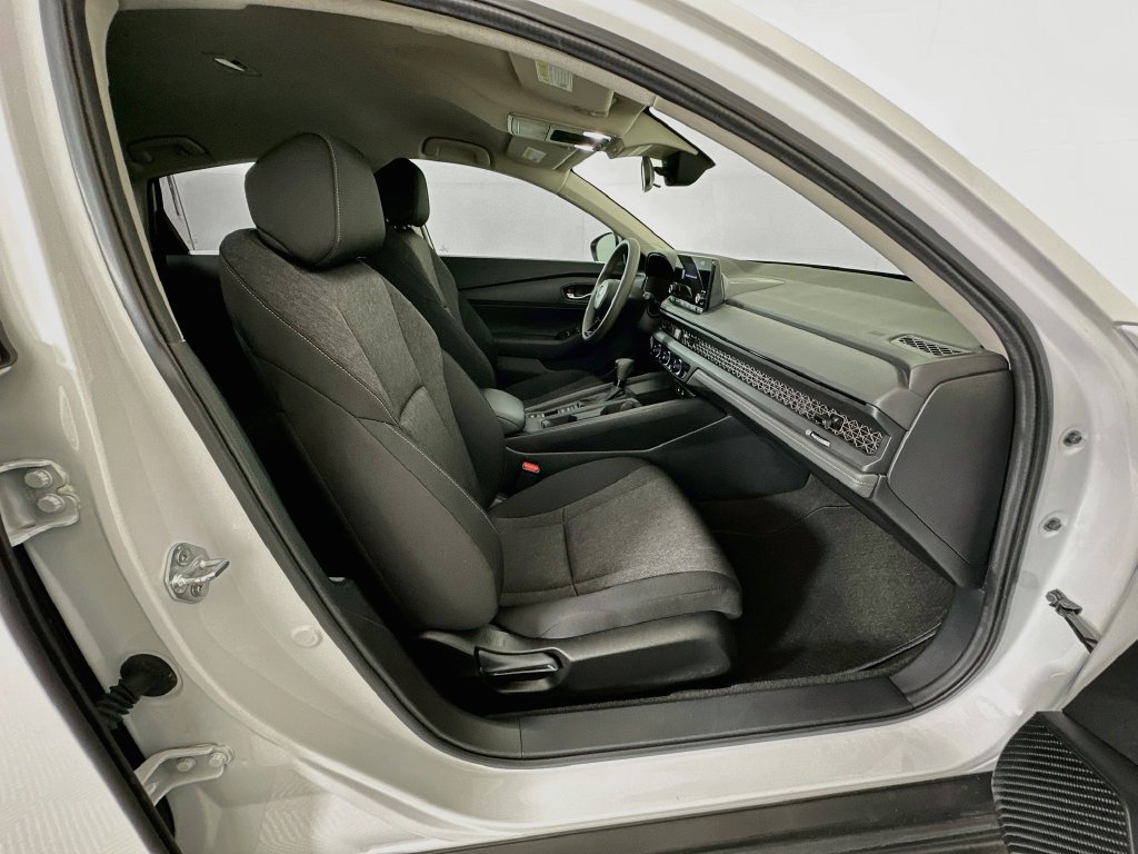 Certified 2025 Honda Accord LX image 24