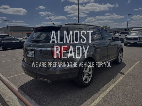 Used 2019 Ford Explorer XLT w/ Equipment Group 201A image 4