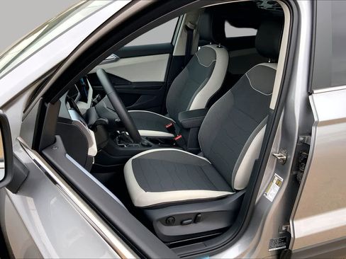 New 2026 Volkswagen Taos SE AWD/4WD image 9