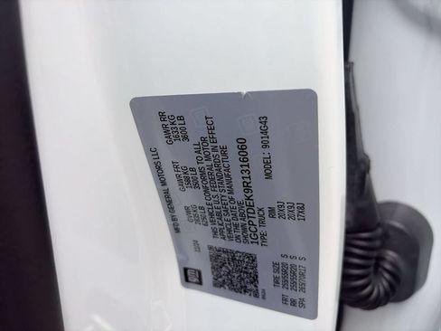 Used 2024 Chevrolet Colorado Z71 w/ Z71 Convenience Package 2 AWD/4WD image 28