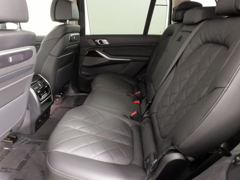 Used 2026 BMW X7 xDrive40i AWD/4WD image 34