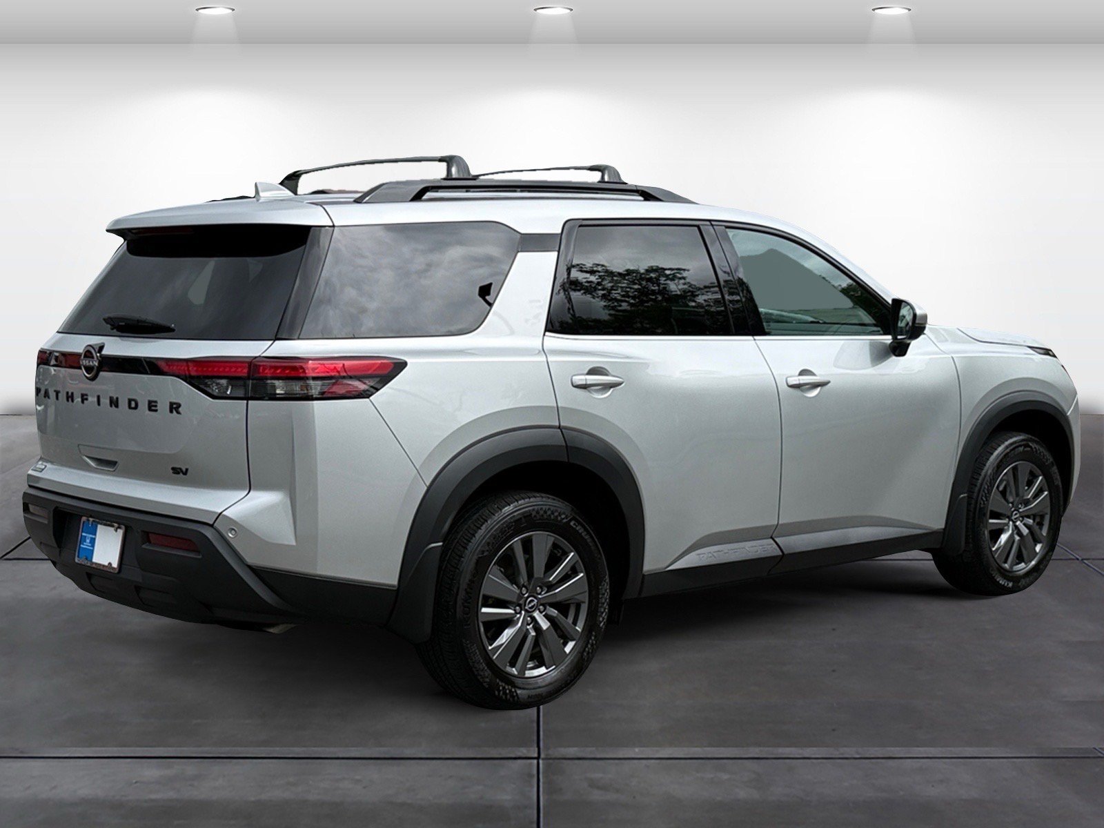 Used 2024 Nissan Pathfinder SV w/ Black Appearance Package FWD image 5