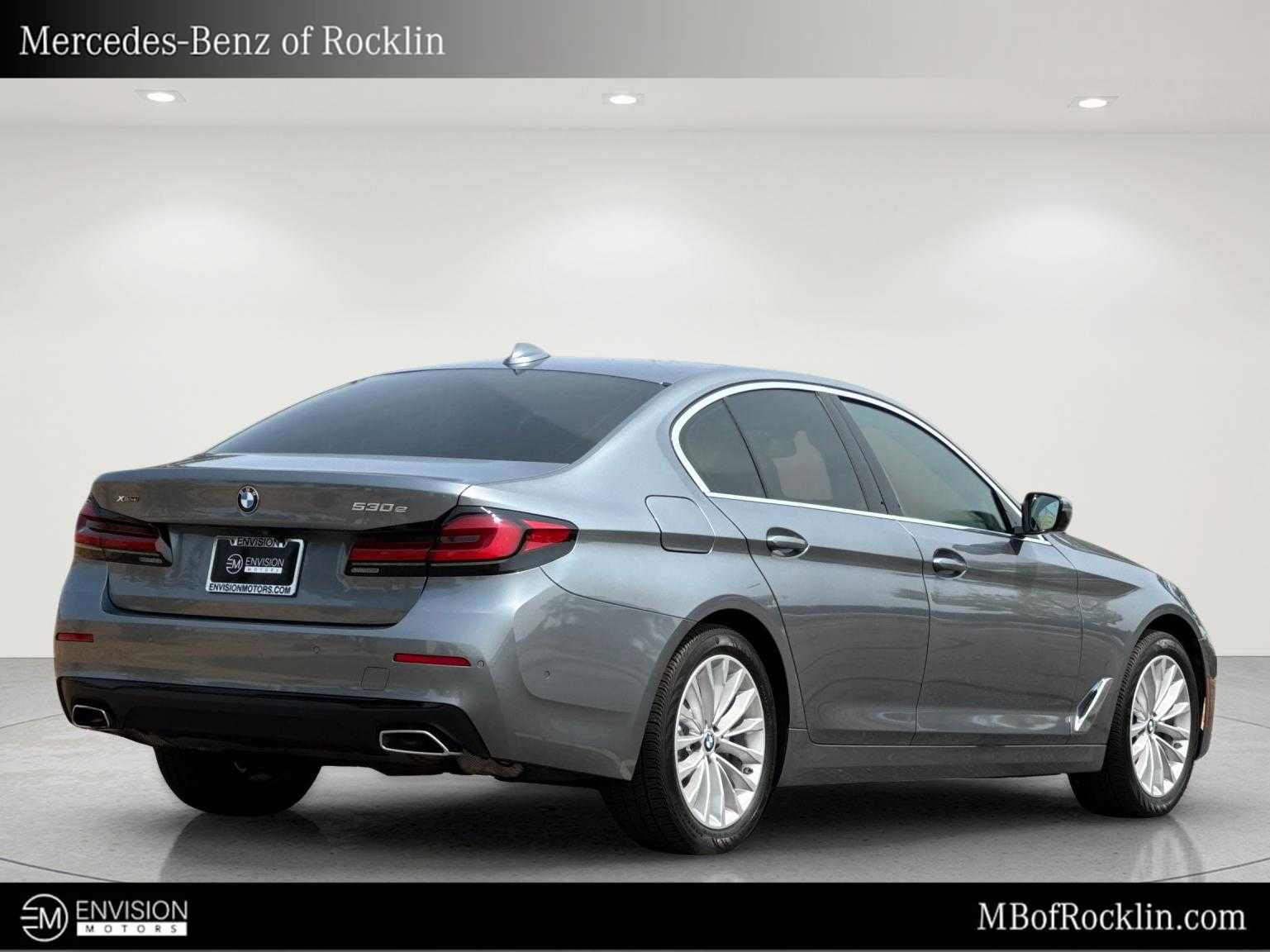 Used 2021 BMW 530e xDrive w/ Premium Package AWD/4WD image 6