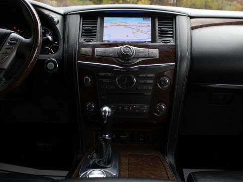 Used 2017 INFINITI QX80 4WD w/ Driver Assistance Package image 22