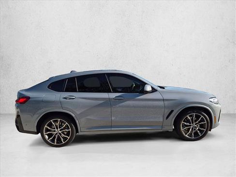 Used 2022 BMW X4 xDrive30i w/ M Sport Package 2 AWD/4WD image 4