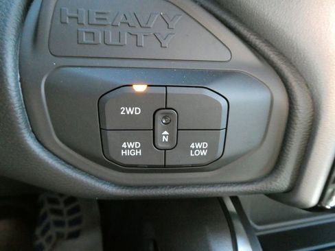 New 2026 RAM 2500 Laramie AWD/4WD image 27