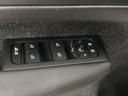 Used 2026 Volvo XC40 B5 Ultra w/ Protection Package Premier image 22