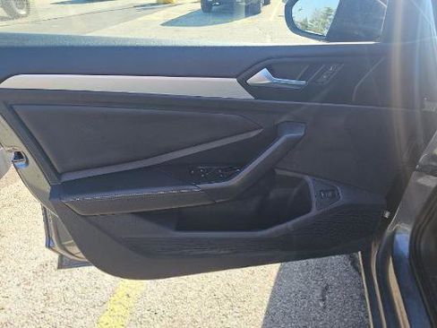 Used 2025 Volkswagen Jetta Sport image 21