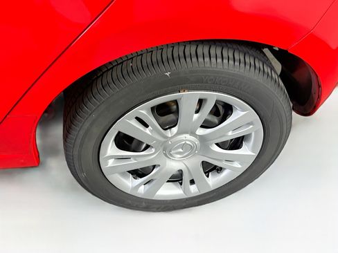 Used 2014 MAZDA MAZDA2 Sport FWD image 27