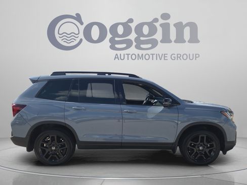 Used 2025 Honda Passport Black Edition image 6