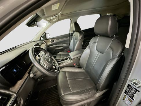 Used 2023 Kia Sorento S w/ Panoramic Sunroof Package AWD/4WD image 13