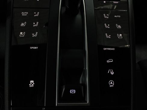 New 2026 Porsche Macan AWD/4WD image 33