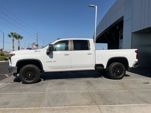 Used 2023 Chevrolet Silverado 2500 LT w/ Convenience Package AWD/4WD image 4