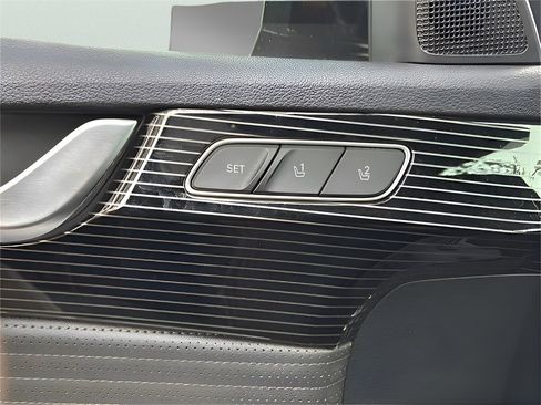 Used 2023 Hyundai Palisade Calligraphy image 34