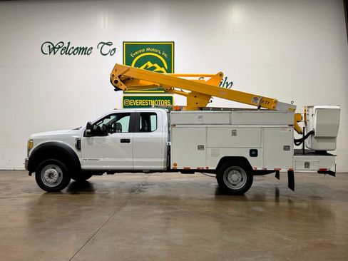 Used 2017 Ford F550 2WD SuperCab Super Duty image 5