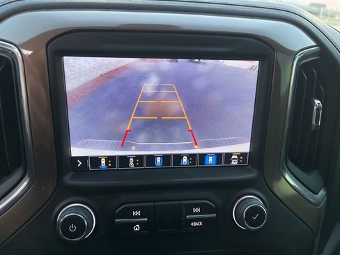 Used 2022 Chevrolet Silverado 2500 High Country w/ Technology Package image 14