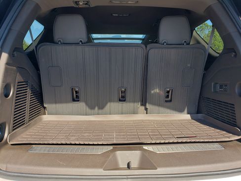 Used 2021 GMC Yukon Denali w/ Denali Premium Package image 10