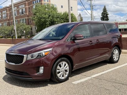 Used 2017 Kia Sedona LX w/ LX Essentials Premium Package