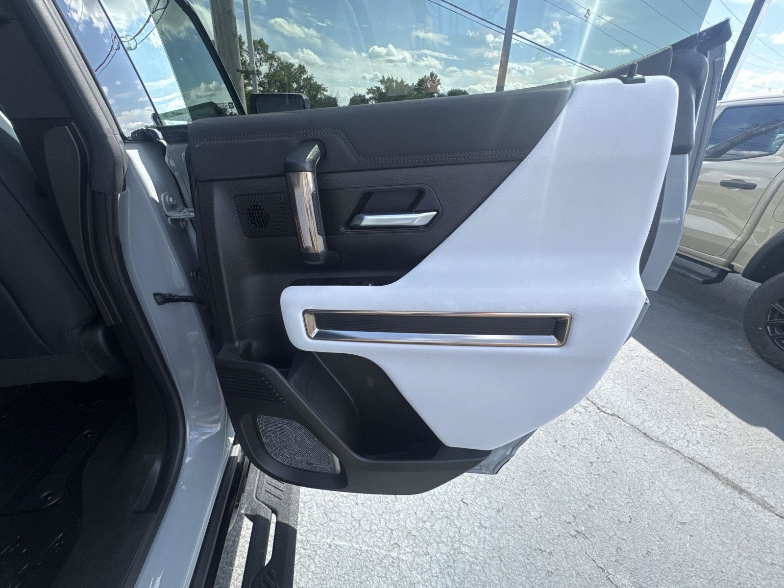 Used 2025 GMC Hummer EV 3X AWD/4WD image 17