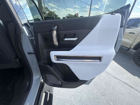 Used 2025 GMC Hummer EV 3X AWD/4WD image 17