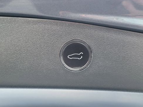 Used 2023 Tesla Model 3 Standard Range image 16