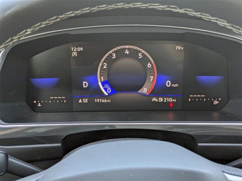 Used 2023 Volkswagen Tiguan SE image 23